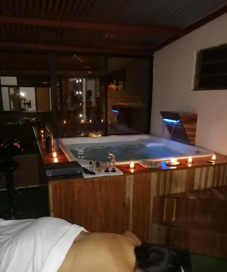 Hostal Spa Casa De Piedra Con Jacuzzi Santa Rosa de Cabal Zewnętrze zdjęcie